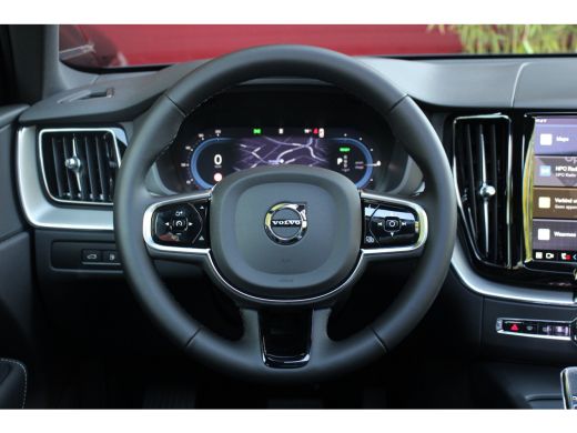 Volvo  XC60 2.0 T6 Plug-in hybrid AWD Plus Dark | Trekhaak | Camera | Panoramadak | Pilot Assist | Memory seats ActivLease financial lease