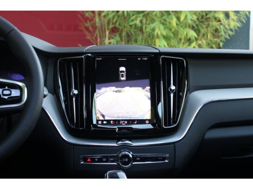 Volvo  XC60 2.0 T6 Plug-in hybrid AWD Plus Dark | Trekhaak | Camera | Panoramadak | Pilot Assist | Memory seats ActivLease financial lease