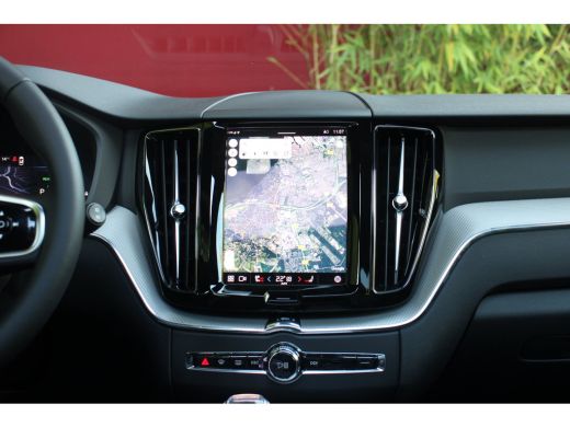 Volvo  XC60 2.0 T6 Plug-in hybrid AWD Plus Dark | Trekhaak | Camera | Panoramadak | Pilot Assist | Memory seats ActivLease financial lease