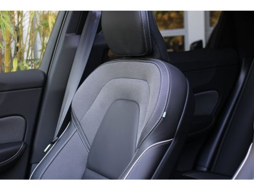 Volvo  XC60 2.0 T6 Plug-in hybrid AWD Plus Dark | Trekhaak | Camera | Panoramadak | Pilot Assist | Memory seats ActivLease financial lease