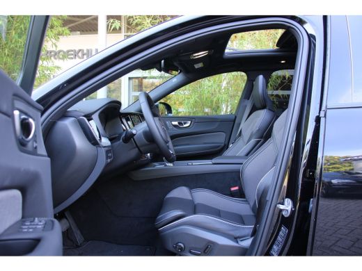 Volvo  XC60 2.0 T6 Plug-in hybrid AWD Plus Dark | Trekhaak | Camera | Panoramadak | Pilot Assist | Memory seats ActivLease financial lease