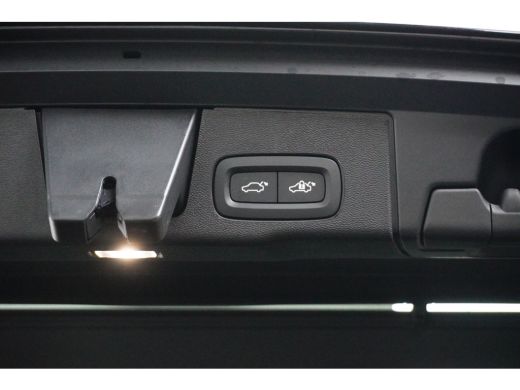 Volvo  XC60 Plus Black Edition | Panoramadak | Head-up display | Harman Kardon | 360 Camera | Sportstoelen | ... ActivLease financial lease