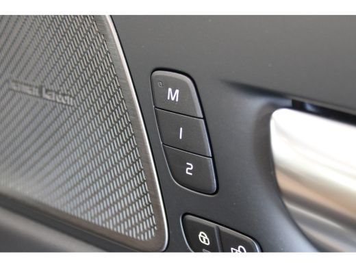 Volvo  XC60 T6 350PK Ultra Bright | Luchtvering | 21" | Pano-dak | Head up display | Adap Cruise ActivLease financial lease