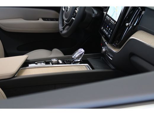 Volvo  XC60 T6 350PK Ultra Bright | Luchtvering | 21" | Pano-dak | Head up display | Adap Cruise ActivLease financial lease