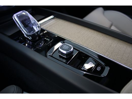 Volvo  XC60 T6 350PK Ultra Bright | Luchtvering | 21" | Pano-dak | Head up display | Adap Cruise ActivLease financial lease