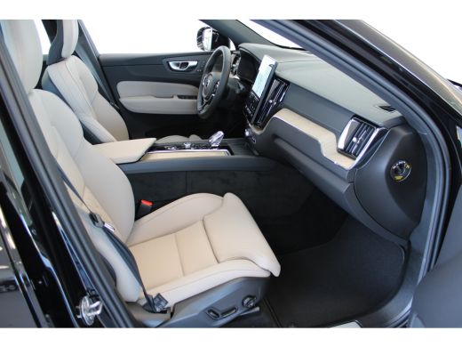 Volvo  XC60 T6 350PK Ultra Bright | Luchtvering | 21" | Pano-dak | Head up display | Adap Cruise ActivLease financial lease