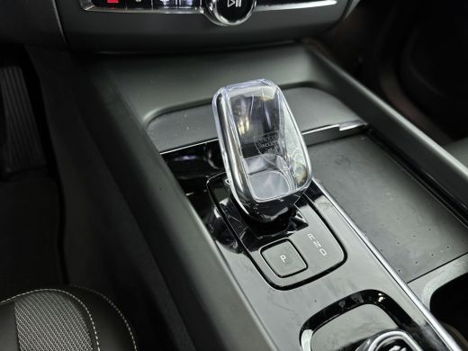 Volvo  XC60 T6 Plug-in hybrid AWD Plus Black Edition | Trekhaak | Panoramadak | Stoel / Stuurverwarming | PDC... ActivLease financial lease