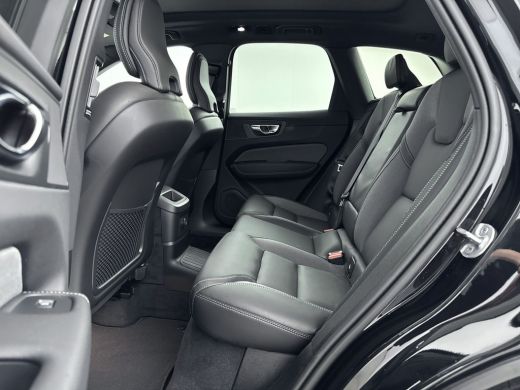Volvo  XC60 T6 Plug-in hybrid AWD Plus Black Edition | Trekhaak | Panoramadak | Stoel / Stuurverwarming | PDC... ActivLease financial lease