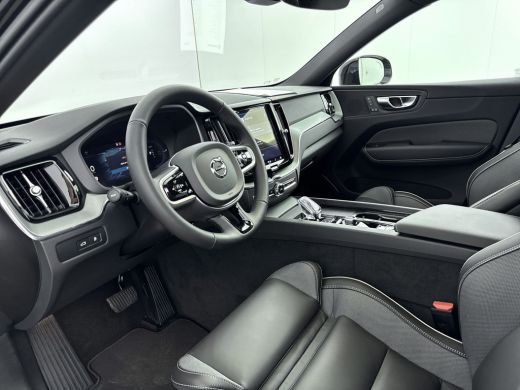 Volvo  XC60 T6 Plug-in hybrid AWD Plus Black Edition | Trekhaak | Panoramadak | Stoel / Stuurverwarming | PDC... ActivLease financial lease