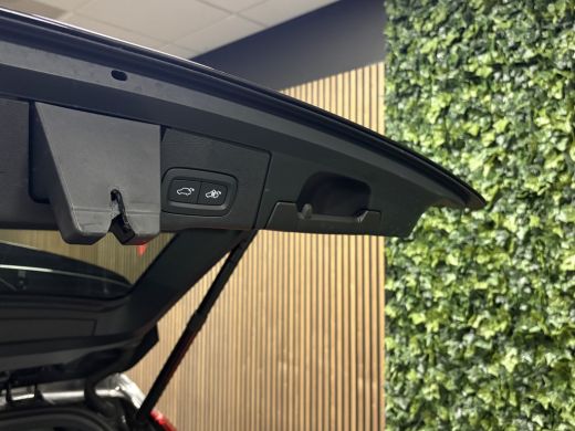 Volvo  XC60 T8 AWD Recharge Ultimate Dark Heico volledig+Polestar en Vol! | Luchtvering | Bowers & Wilkins | ... ActivLease financial lease