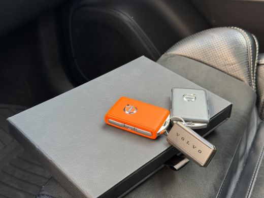 Volvo  XC90 2.0 T8 Recharge AWD R-Design Pano-H&K-ACC-Head up-Keyless-Trekhaak ActivLease financial lease