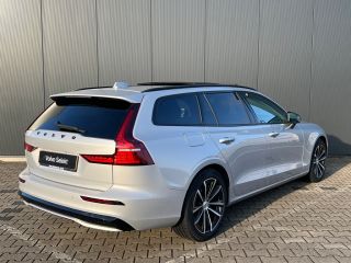 Volvo  V60 T6 Plug-in hybrid AWD Ultra Dark | Panoramadak | Head-up Display | Harman Kardon | Leder | Adapti...