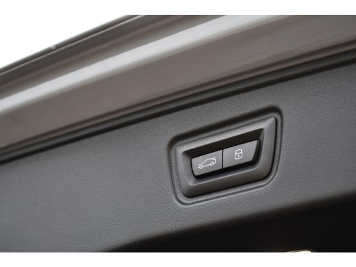 BMW M5 Touring M5 Pano M-Driver Co-Pilot Trekh Alc-hemel Carbon B&W ActivLease financial lease