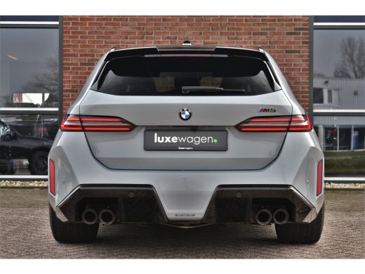 BMW M5 Touring M5 Pano M-Driver Co-Pilot Trekh Alc-hemel Carbon B&W ActivLease financial lease