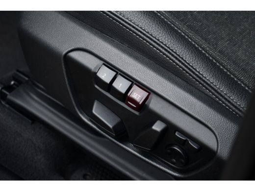 BMW X1 xDrive25e M-Sport Pano El-zetels Camera Carplay El-klep Shadowline ActivLease financial lease