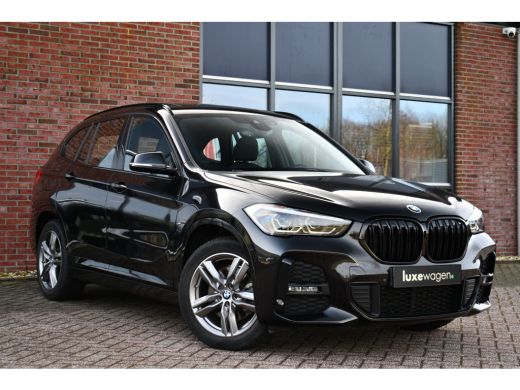 BMW X1 xDrive25e M-Sport Pano El-zetels Camera Carplay El-klep Shadowline ActivLease financial lease
