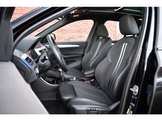 BMW X1 xDrive25e M-Sport Pano El-zetels Camera Carplay El-klep Shadowline ActivLease financial lease