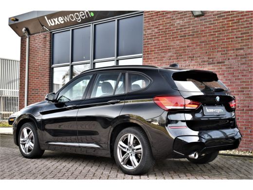BMW X1 xDrive25e M-Sport Pano El-zetels Camera Carplay El-klep Shadowline ActivLease financial lease