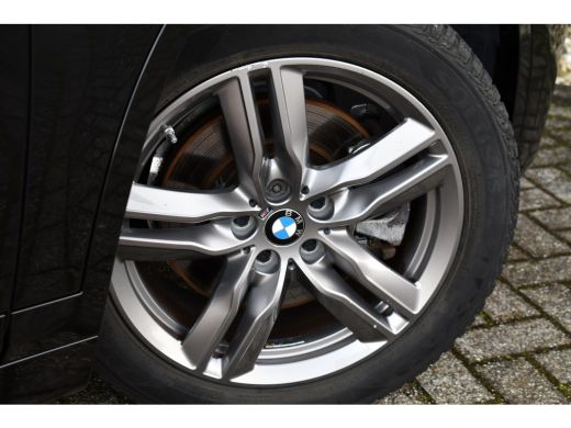 BMW X1 xDrive25e M-Sport Pano El-zetels Camera Carplay El-klep Shadowline ActivLease financial lease