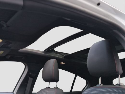 Ford Focus 1.0 ST Line | Trekhaak | Pano | Cruise Control | Carplay | Climate Control | Achteruitrijcamera |... ActivLease financial lease