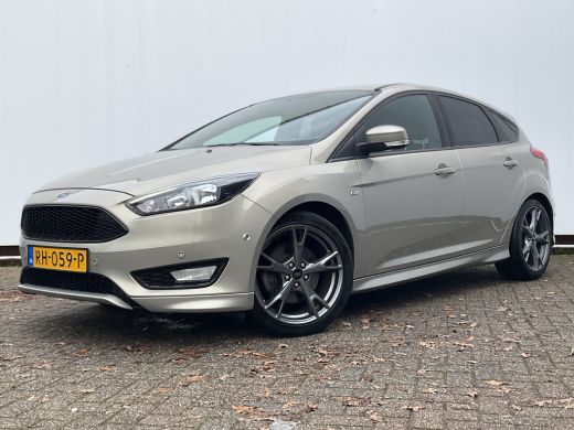 Ford Focus 1.5 ST-Line 1e Eigenaar Nav/Cruise 18 Inch Pdc NL-Auto UITSTRALING! ActivLease financial lease