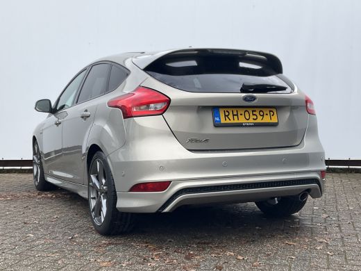 Ford Focus 1.5 ST-Line 1e Eigenaar Nav/Cruise 18 Inch Pdc NL-Auto UITSTRALING! ActivLease financial lease