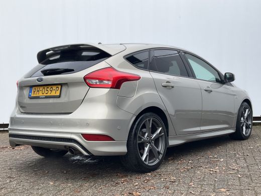 Ford Focus 1.5 ST-Line 1e Eigenaar Nav/Cruise 18 Inch Pdc NL-Auto UITSTRALING! ActivLease financial lease