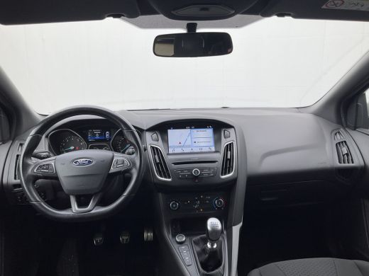 Ford Focus 1.5 ST-Line 1e Eigenaar Nav/Cruise 18 Inch Pdc NL-Auto UITSTRALING! ActivLease financial lease