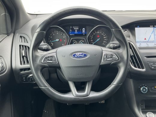 Ford Focus 1.5 ST-Line 1e Eigenaar Nav/Cruise 18 Inch Pdc NL-Auto UITSTRALING! ActivLease financial lease