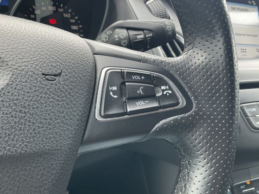 Ford Focus 1.5 ST-Line 1e Eigenaar Nav/Cruise 18 Inch Pdc NL-Auto UITSTRALING! ActivLease financial lease