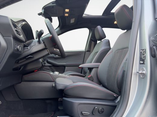 Ford Kuga Plug-In Hybrid ST-Line X 243pk | Black-, Winter Pack | Pano | Elek. Trekhaak | Matrix LED | ActivLease financial lease