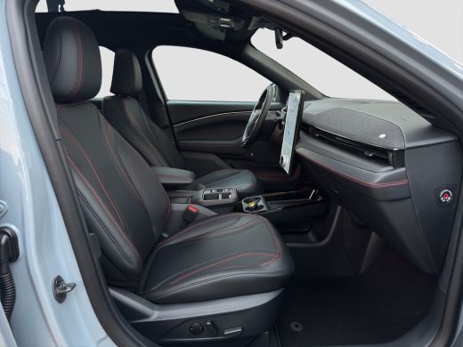 Ford Mustang Mach-E Mach-E Extended Premium RWD 88 kWh | Achteruitrijcamera | Apple Carplay/Android Auto|telefooninte... ActivLease financial lease