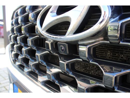 Hyundai Santa Fe Premium Plus Sky | 19-inch lichtmetalen velgen met 235/55 R19-banden | Actieve rijbaanassistentie... ActivLease financial lease