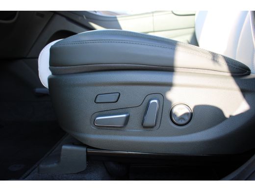 Hyundai Santa Fe Premium Plus Sky | 19-inch lichtmetalen velgen met 235/55 R19-banden | Actieve rijbaanassistentie... ActivLease financial lease