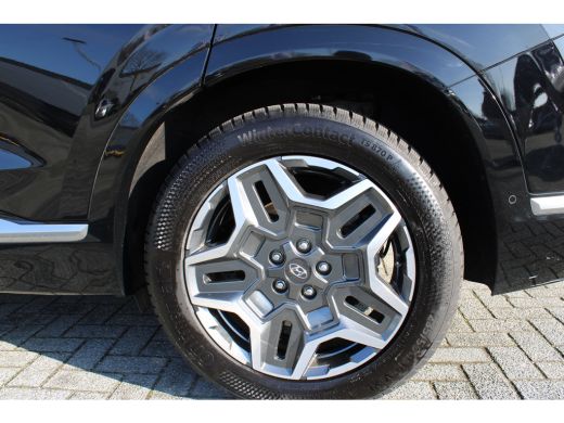 Hyundai Santa Fe Premium Plus Sky | 19-inch lichtmetalen velgen met 235/55 R19-banden | Actieve rijbaanassistentie... ActivLease financial lease