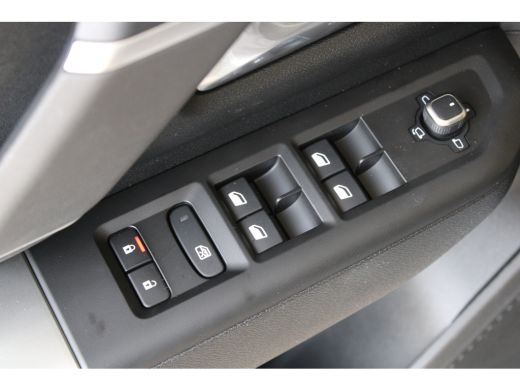 Jeep Compass 1.2 e-Hybrid First Edition | Ledere bekleding | Schuif-kanteldak | Stoelventilatie voor | 360 Cam... ActivLease financial lease