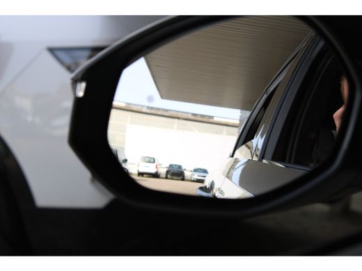 Jeep Compass 1.2 e-Hybrid First Edition | Ledere bekleding | Schuif-kanteldak | Stoelventilatie voor | 360 Cam... ActivLease financial lease