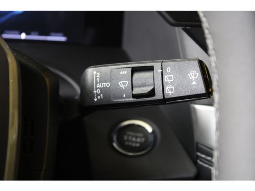 Jeep Compass 1.2 e-Hybrid First Edition | Ledere bekleding | Schuif-kanteldak | Stoelventilatie voor | 360 Cam... ActivLease financial lease