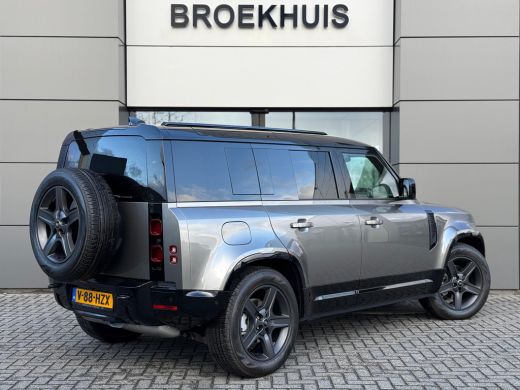 Land Rover Defender D250 110 X-Dynamic SE GRIJS KENTEKEN | Cold Climate | El. trekhaak | Pano | Black Pack | 12-Voudi... ActivLease financial lease