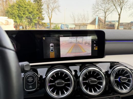 Mercedes-Benz A-Klasse Aut. 180 Luxury Line | Navi | Camera | Sfeer Verlichting | ActivLease financial lease