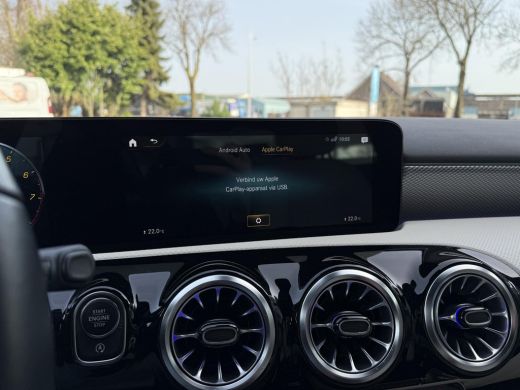 Mercedes-Benz A-Klasse Aut. 180 Luxury Line | Navi | Camera | Sfeer Verlichting | ActivLease financial lease