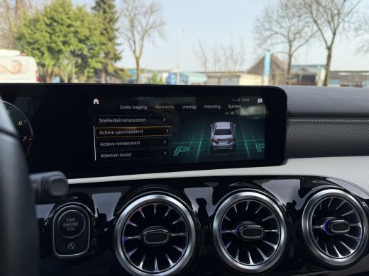 Mercedes-Benz A-Klasse Aut. 180 Luxury Line | Navi | Camera | Sfeer Verlichting | ActivLease financial lease