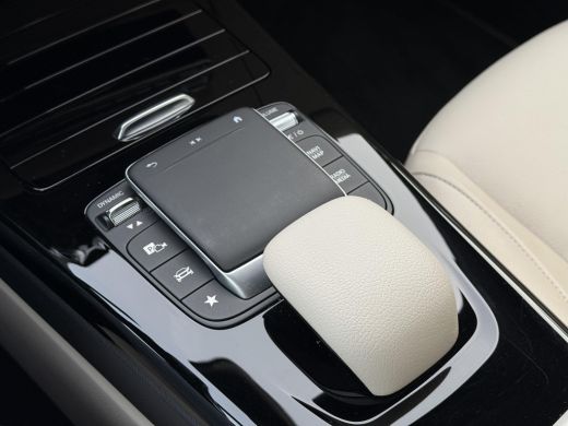 Mercedes-Benz A-Klasse Aut. 180 Luxury Line | Navi | Camera | Sfeer Verlichting | ActivLease financial lease