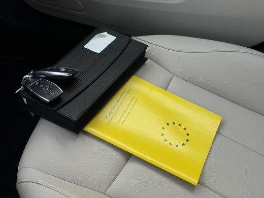 Mercedes-Benz A-Klasse Aut. 180 Luxury Line | Navi | Camera | Sfeer Verlichting | ActivLease financial lease