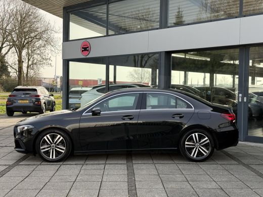 Mercedes-Benz A-Klasse Aut. 180 Luxury Line | Navi | Camera | Sfeer Verlichting | ActivLease financial lease