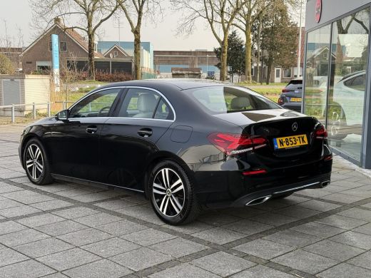 Mercedes-Benz A-Klasse Aut. 180 Luxury Line | Navi | Camera | Sfeer Verlichting | ActivLease financial lease