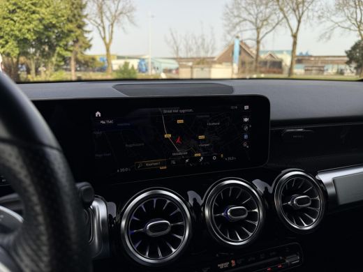 Mercedes-Benz GLB Aut. 180 Sol. AMG Edition | Burmester | Panorama | Camera | Multibeam LED | Sfeerverlichting | ActivLease financial lease