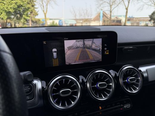 Mercedes-Benz GLB Aut. 180 Sol. AMG Edition | Burmester | Panorama | Camera | Multibeam LED | Sfeerverlichting | ActivLease financial lease