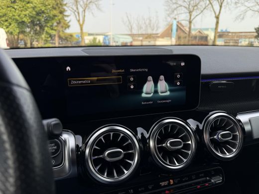 Mercedes-Benz GLB Aut. 180 Sol. AMG Edition | Burmester | Panorama | Camera | Multibeam LED | Sfeerverlichting | ActivLease financial lease