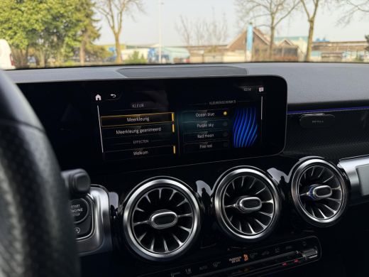 Mercedes-Benz GLB Aut. 180 Sol. AMG Edition | Burmester | Panorama | Camera | Multibeam LED | Sfeerverlichting | ActivLease financial lease